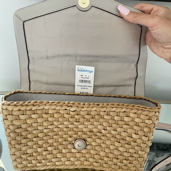 Brand new never used DKNY purse for spring! - Picture 4 of 6